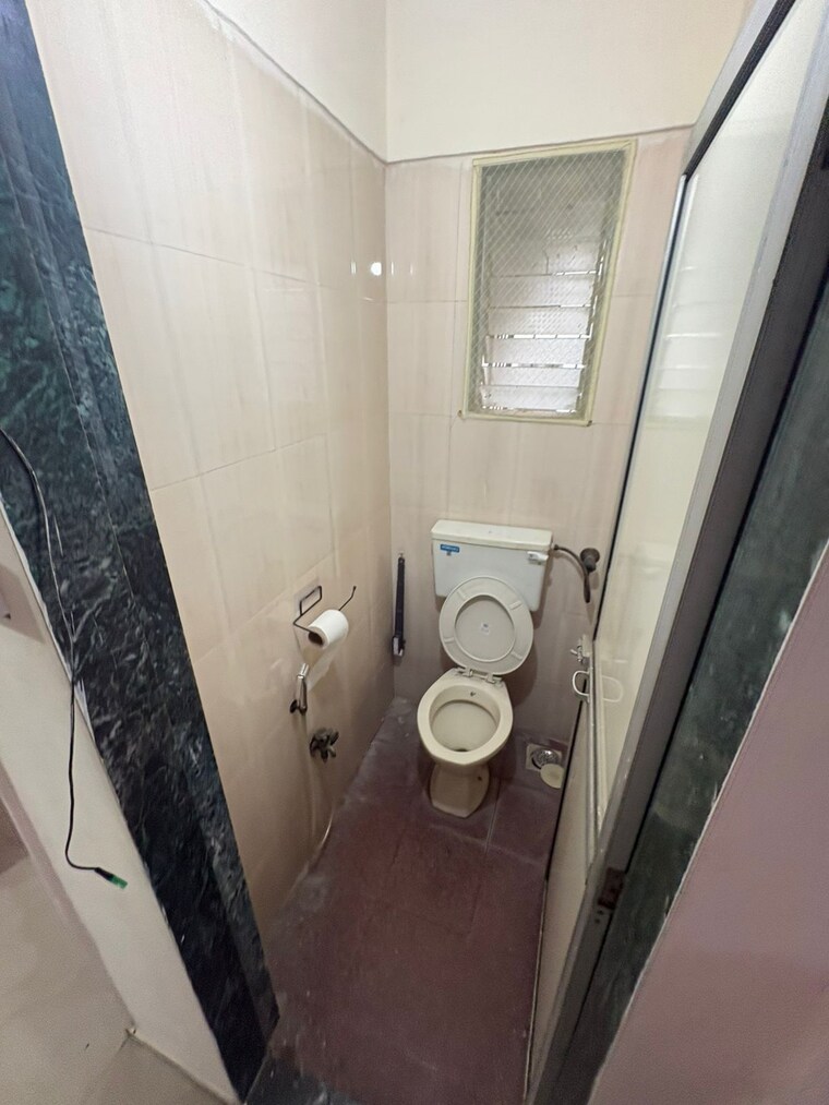 Bathroom, nirlon-family-chs 1 Bedroom 516 Sq.Ft. Apartment In Malad West Mumbai 10078589