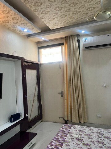 Bedroom in 4 BHK Penthouse at Mona Greens, Ghazipur – for Rent