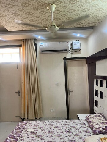 Bedroom in 4 BHK Penthouse at Mona Greens, Ghazipur – for Rent