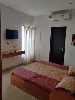 1 BHK + Extra Room Apartment For Rent in Ajnara Daffodil