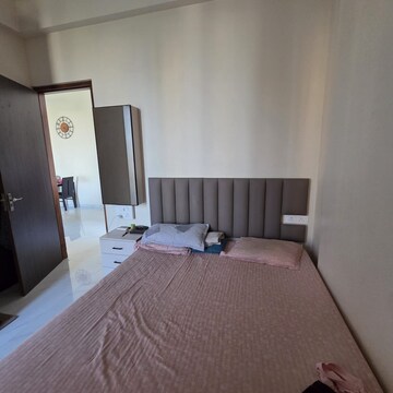 Bedroom in 2 BHK Apartment at Chembur – for Rent