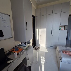 Bedroom in 2 BHK Apartment at Chembur – for Rent