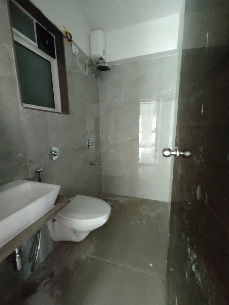 Bathroom, elite-the-crown 2.5 Bedroom 890 Sq.Ft. Apartment In Tilak Nagar Mumbai 10078708