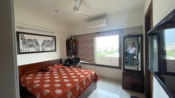 Bedroom in 3 BHK Apartment at Vastrapur – for Rent