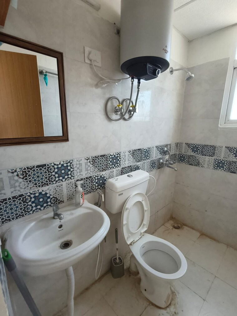 Bathroom, signature-global-city-63a 2 Bedroom 1070 Sq.Ft. Apartment In Sector 63a Gurgaon 10080244