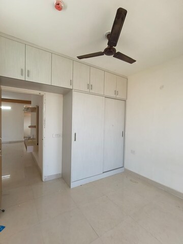 Room in 2 BHK Apartment at Signature Global City 63A, Sector 63a – for Rent