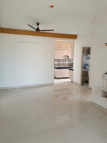 Room in 2 BHK Apartment at Signature Global City 63A, Sector 63a – for Rent