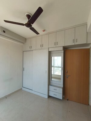 Room in 2 BHK Apartment at Signature Global City 63A, Sector 63a – for Rent