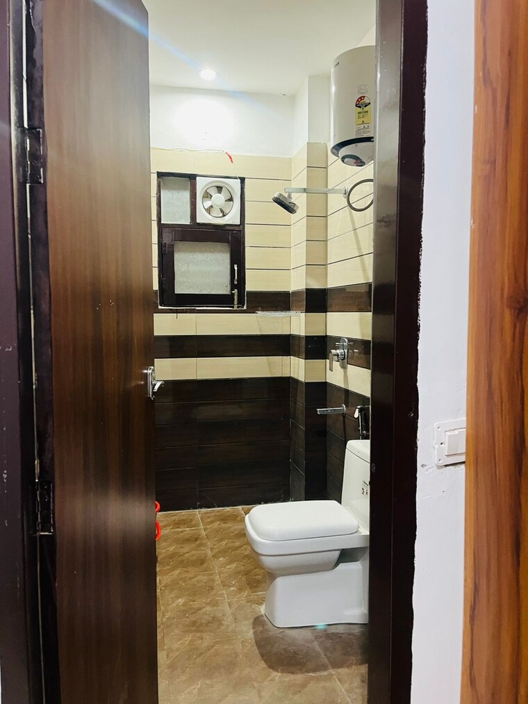 Attached Bathroom, sector 46 1 RK 160 Sq.Yd. Builder Floor In Sector 46 Gurgaon 10080245