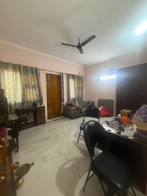 Living Room in 2 BHK Builder Floor at Sector 15 – for Rent