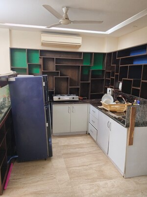 Team Area in 1 BHK Builder Floor at Greater Kailash I – for Rent