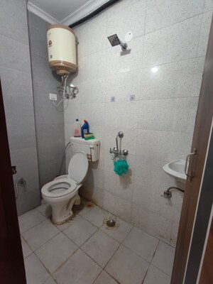Bathroom in 1 BHK Builder Floor at Saket – for Rent