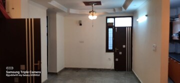 Room in 3 BHK Builder Floor at Neb Sarai – for Rent