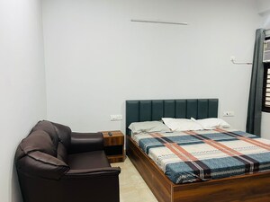 1 RK Builder Floor For Rent in Sector 45