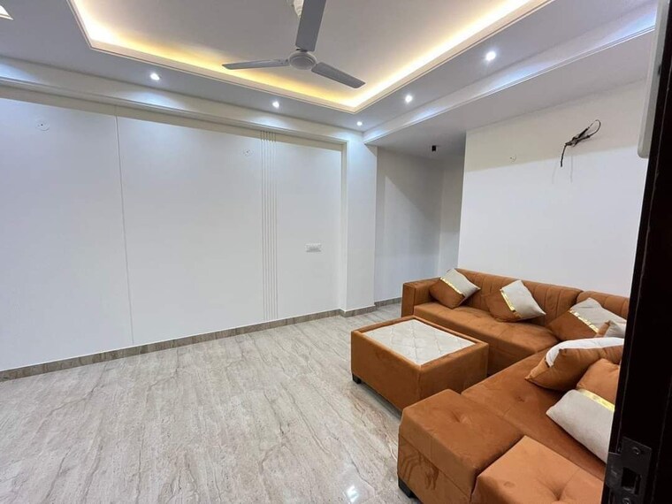Living Room, chattarpur 3 Bedroom 125 Sq.Yd. Builder Floor In Chattarpur Delhi 10081190