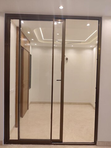 Building Lobby in 3 BHK Builder Floor at Central Park Flower Valley, Sohna Sector 33 – for Sale