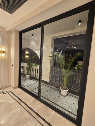 Parking in 3 BHK Builder Floor at Central Park Flower Valley, Sohna Sector 33 – for Sale