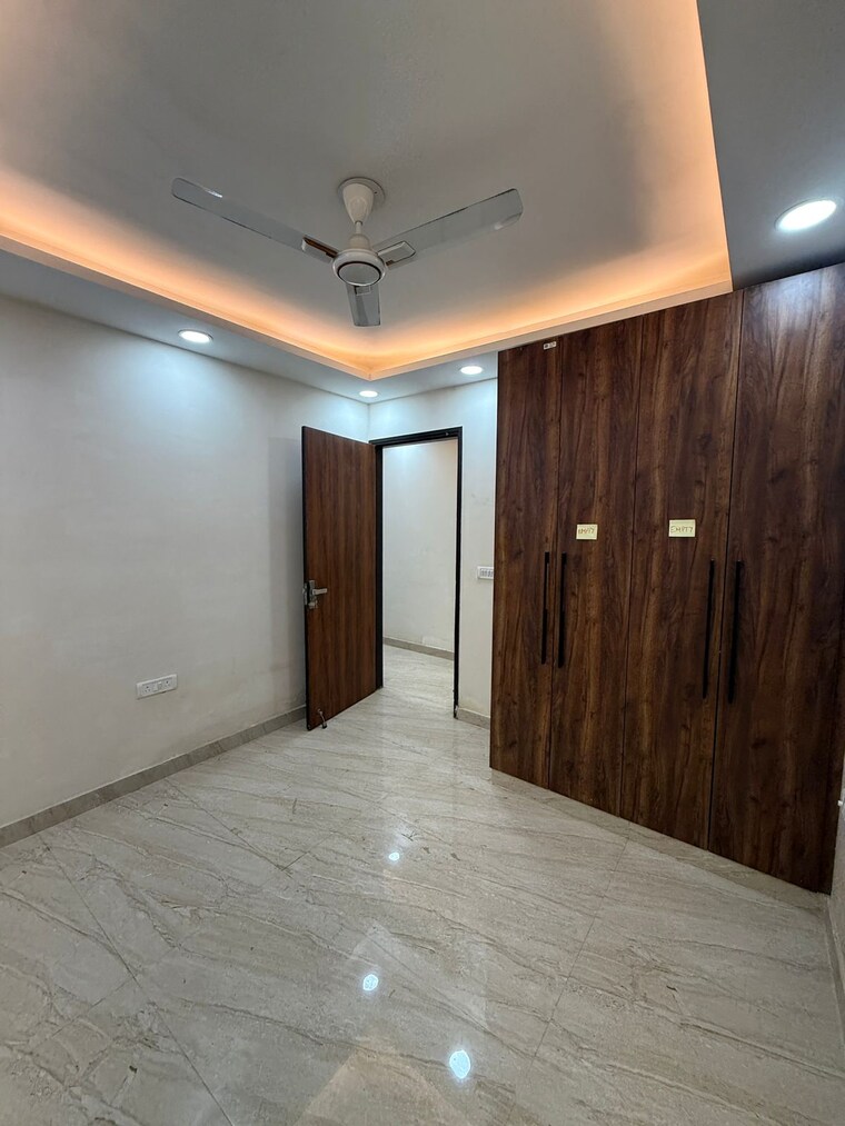 Room, rajpur khurd extension 2 Bedroom 80 Sq.Yd. Builder Floor In Rajpur Khurd Extension Delhi 10081295