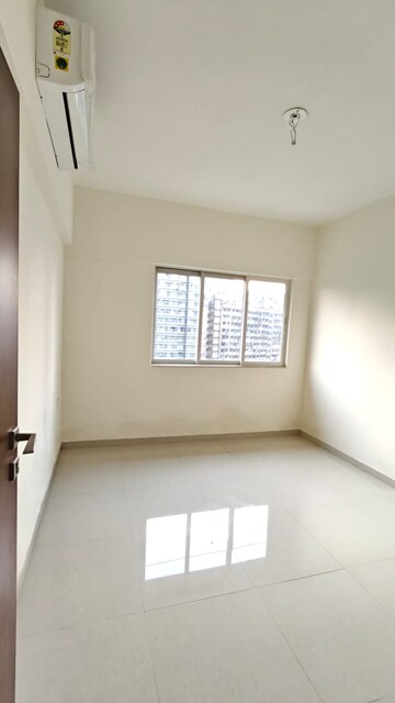 1 BHK Apartment For Rent in Omkar Signet, Malad East