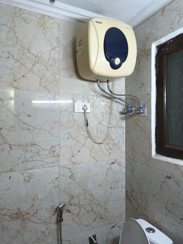 Bathroom, new palam vihar 1 Bedroom 60 Sq.Yd. Builder Floor In New Palam Vihar Gurgaon 10081316