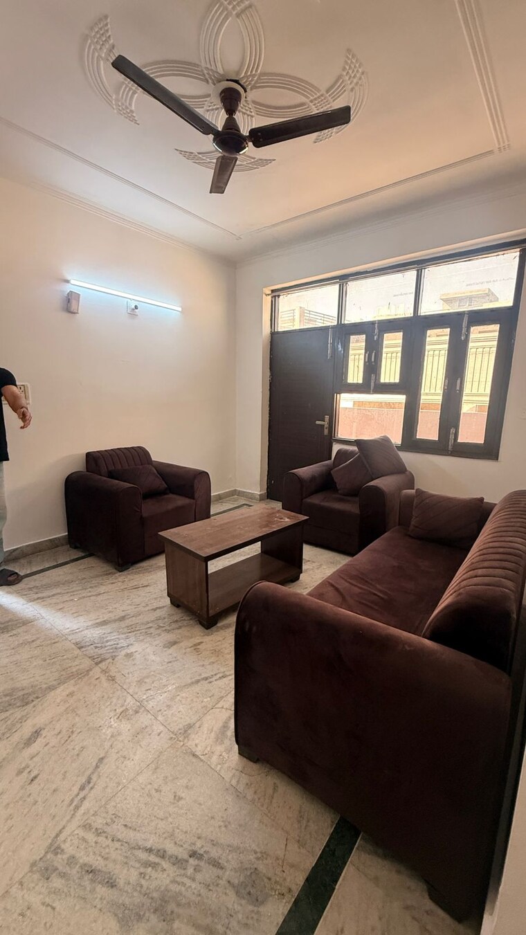 Living Room, chattarpur 2 Bedroom 80 Sq.Yd. Builder Floor In Chattarpur Delhi 10081357