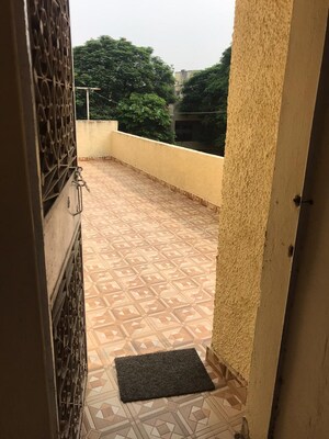 Balcony in 2 BHK Builder Floor at RWA Apartments Sector 41, Sector 41 – for Rent
