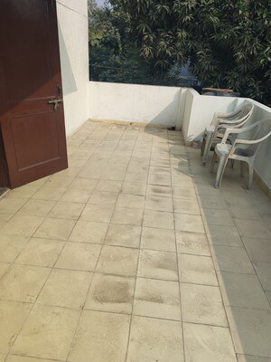 Balcony in 2 BHK Builder Floor at RWA Apartments Sector 41, Sector 41 – for Rent