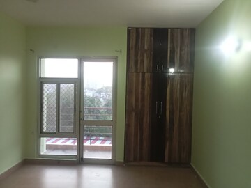 Room in 3 BHK Apartment at Ansal Celebrity Meadows, Sushant Golf City – for Rent