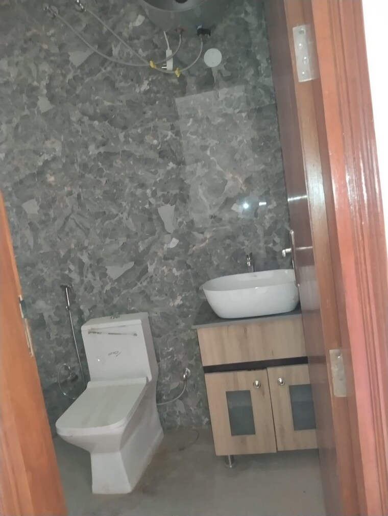 Bathroom, neb sarai 2 Bedroom 900 Sq.Ft. Builder Floor In Neb Sarai Delhi 10081455