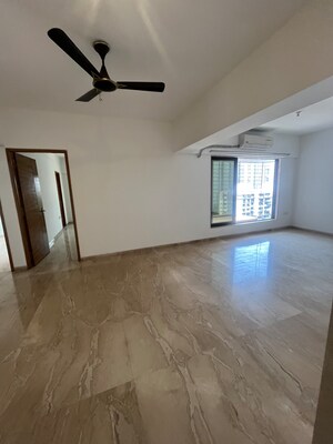 Furnished Amenities in 3 BHK Apartment at Thakur Jewel Tower, Kandivali East – for Rent
