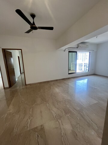 Furnished Amenities in 3 BHK Apartment at Thakur Jewel Tower, Kandivali East – for Rent