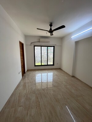 Master Bedroom in 3 BHK Apartment at Thakur Jewel Tower, Kandivali East – for Rent