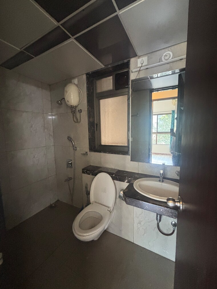 Bathroom, l-t-emerald-isle 2 Bedroom 650 Sq.Ft. Apartment In Powai Mumbai 10081390