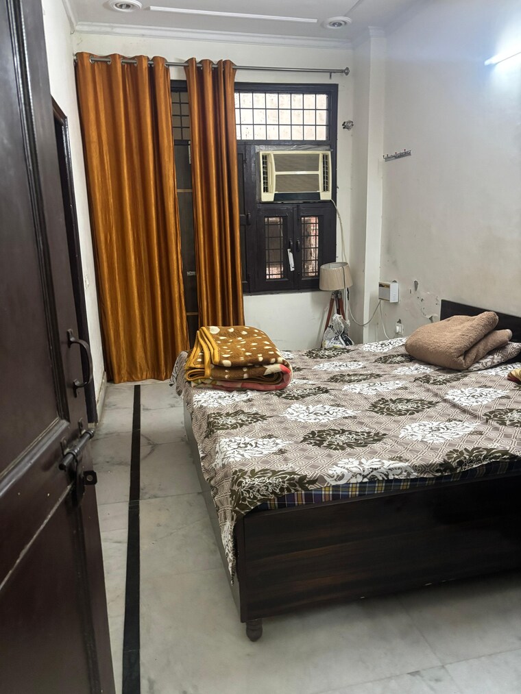 Bedroom, sector 46 2 Bedroom 100 Sq.Yd. Builder Floor In Sector 46 Gurgaon 10081464