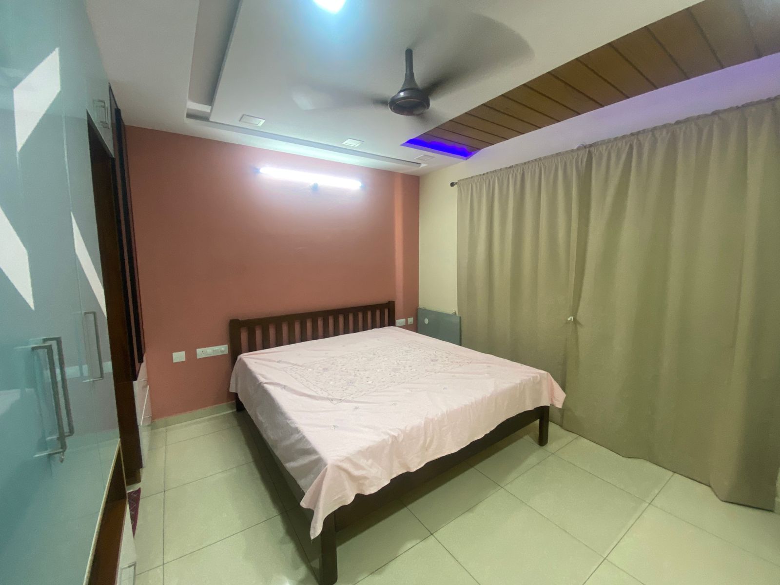 2 BHK + Pooja Room 1200 Sq.Ft. Apartment in Marina Skies