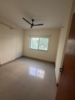 2 BHK Apartment For Rent in Paranjape Trident Towers