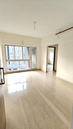 2 BHK Apartment For Rent in Omkar Signet, Malad East