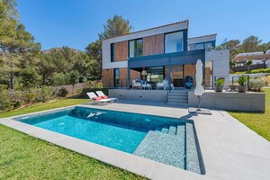 Swimming Pool in 3 BHK Villa at Jigani – for Sale