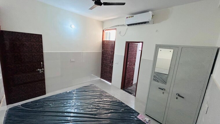 Bedroom, sector 46 1 RK 160 Sq.Yd. Builder Floor In Sector 46 Gurgaon 10081571