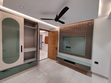 Furnished Amenities in 4 BHK Builder Floor at Green Fields Colony – for Rent