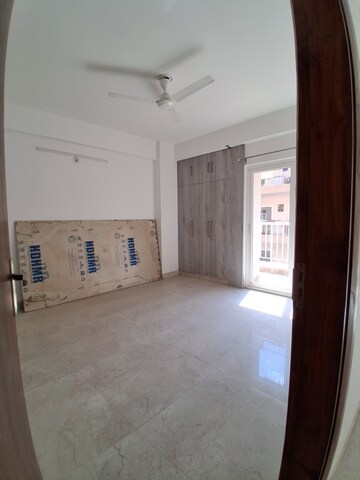 Room in 3 BHK Apartment at Uninav Eden, Raj Nagar Extension – for Sale