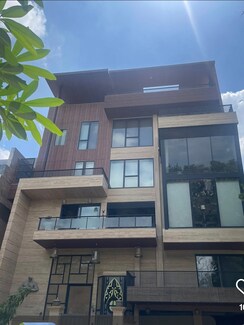 6 BHK + Study Room Independent House For Sale in Athwa