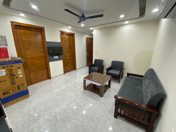 Living Room in 2 BHK Builder Floor at AS Tower, Sector 45 – for Rent