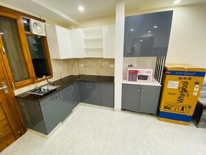 Furnished Amenities in 2 BHK Builder Floor at AS Tower, Sector 45 – for Rent