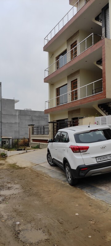  Plot – Exterior View View at Mullanpur - for Sale