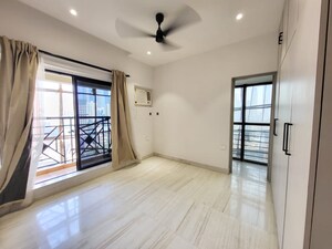Room in 2 BHK Apartment at Enpar Lotus 101 Worli Residences, Lower Parel – for Rent