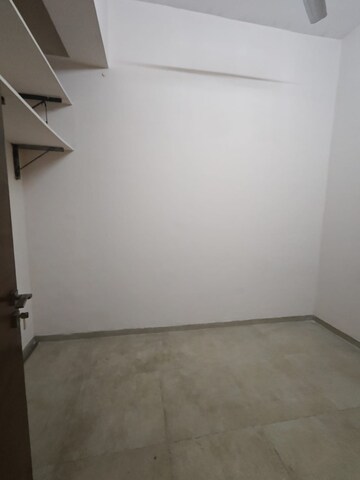 Room in 4 BHK Apartment at Maurya Apartment Malad, Malad East – for Rent