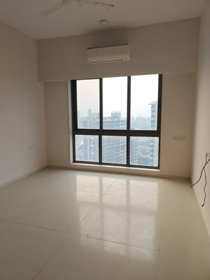Room in 4 BHK Apartment at Maurya Apartment Malad, Malad East – for Rent