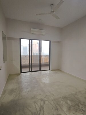 Room in 4 BHK Apartment at Maurya Apartment Malad, Malad East – for Rent