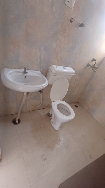 Bathroom in 2 BHK Apartment at Sector 36 – for Rent